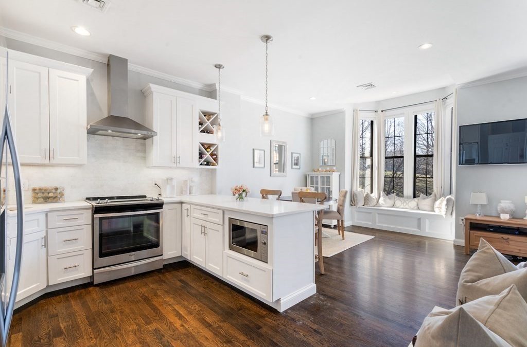 13 Monument Square, Unit 2