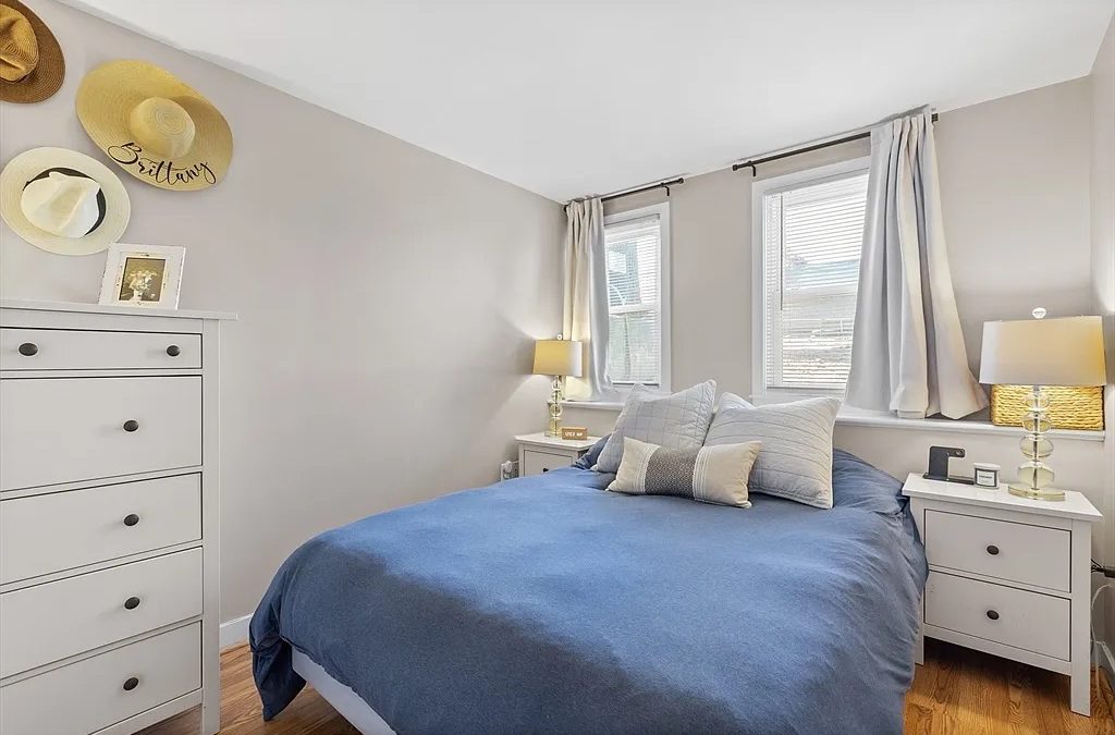 464 Main Street, #1