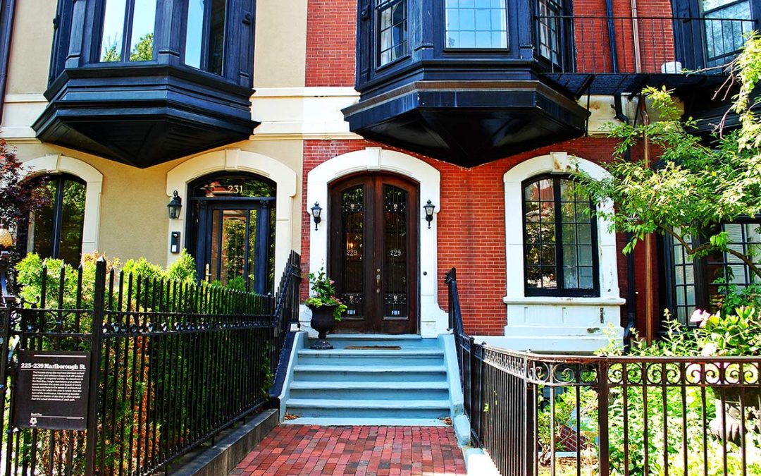 Five Qualities to Look for in a Luxury Real Estate Agent