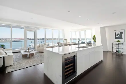 St Regis Residences, Unit 17E